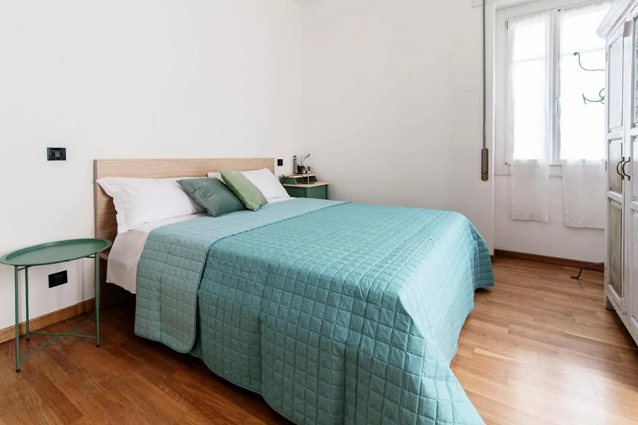 Suite Duomo View 47 Como 0*,  İtalya