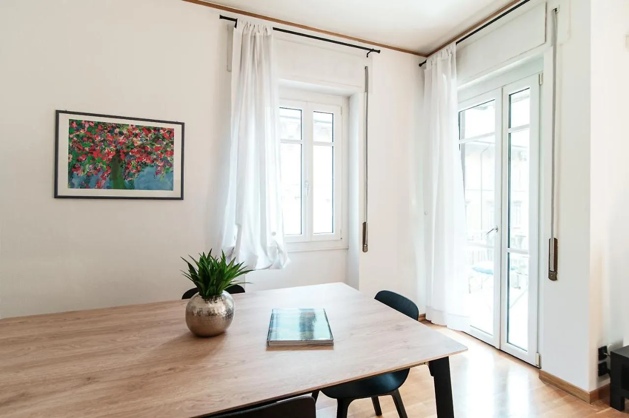 Suite Duomo View 47 Como 0*,  İtalya